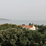 With Great Seaview קרק